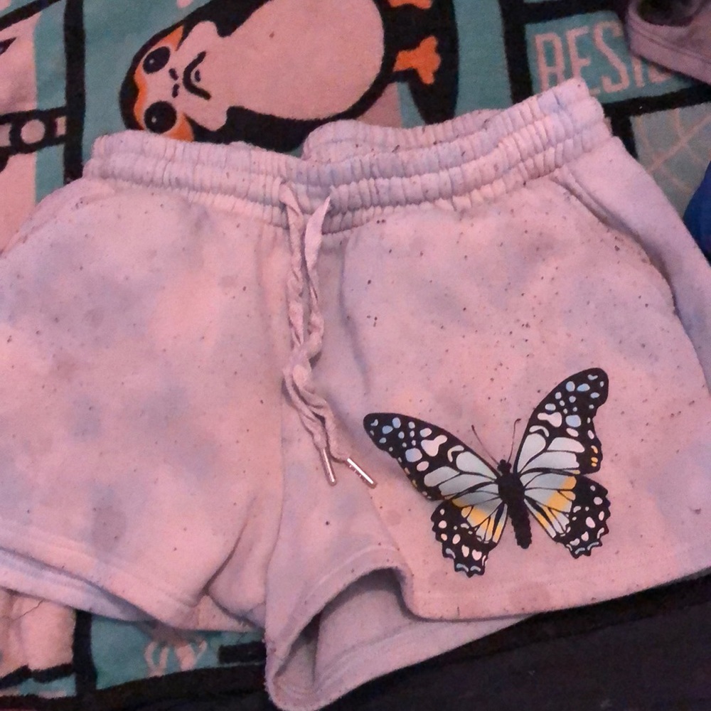 Please buy this it’s taking to much space in my closet